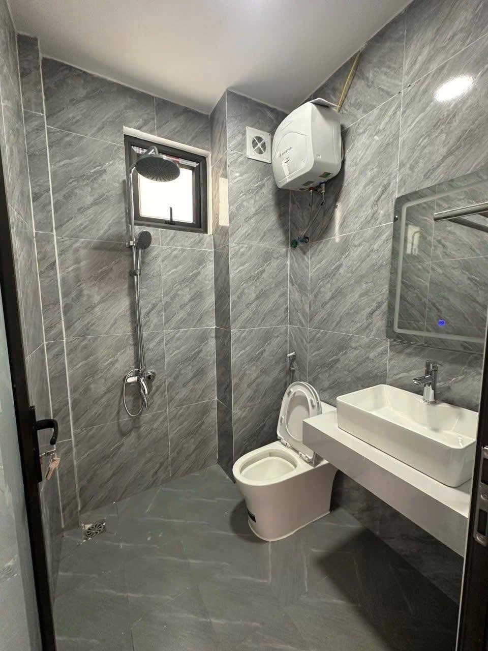 Cho thuê nhà Phố Hưng Phúc, Yên Sở 6 tầng x 35m2, 5 ngủ, 16 Triệu thang máy KD, ở đỉnh - Ảnh 4